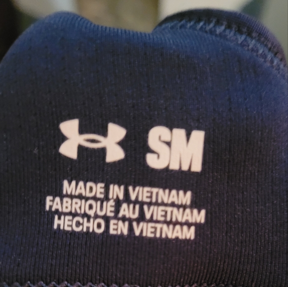 Under Armour Sports Bra - Picture 3 of 3